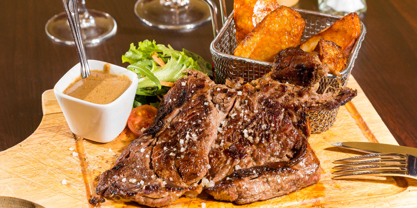 Steak Food Le Restaurant Montmarte Paris France French CoteBoeuf_850x425