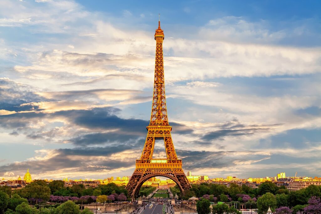 Eiffel Tower | Popular Tour Highlights | Lingo Tours